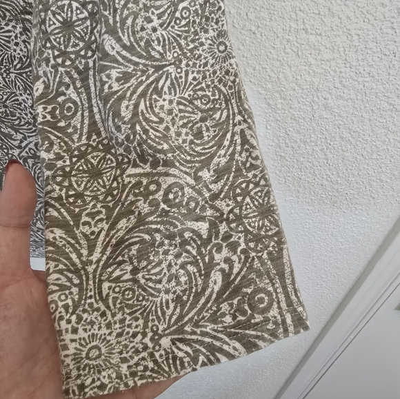 Chico's Size 2 Modal Blend Tassle Sage Green Pasiley Blouse - Picture 7 of 10